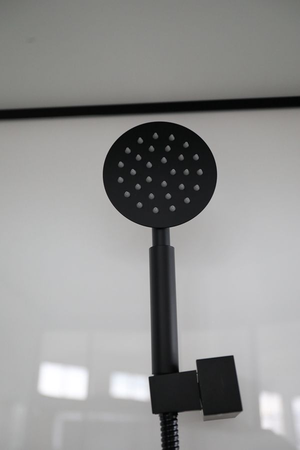 Душевая кабина Ceruttispa Viva101B, тропический душ, закрытая, 100х100х215