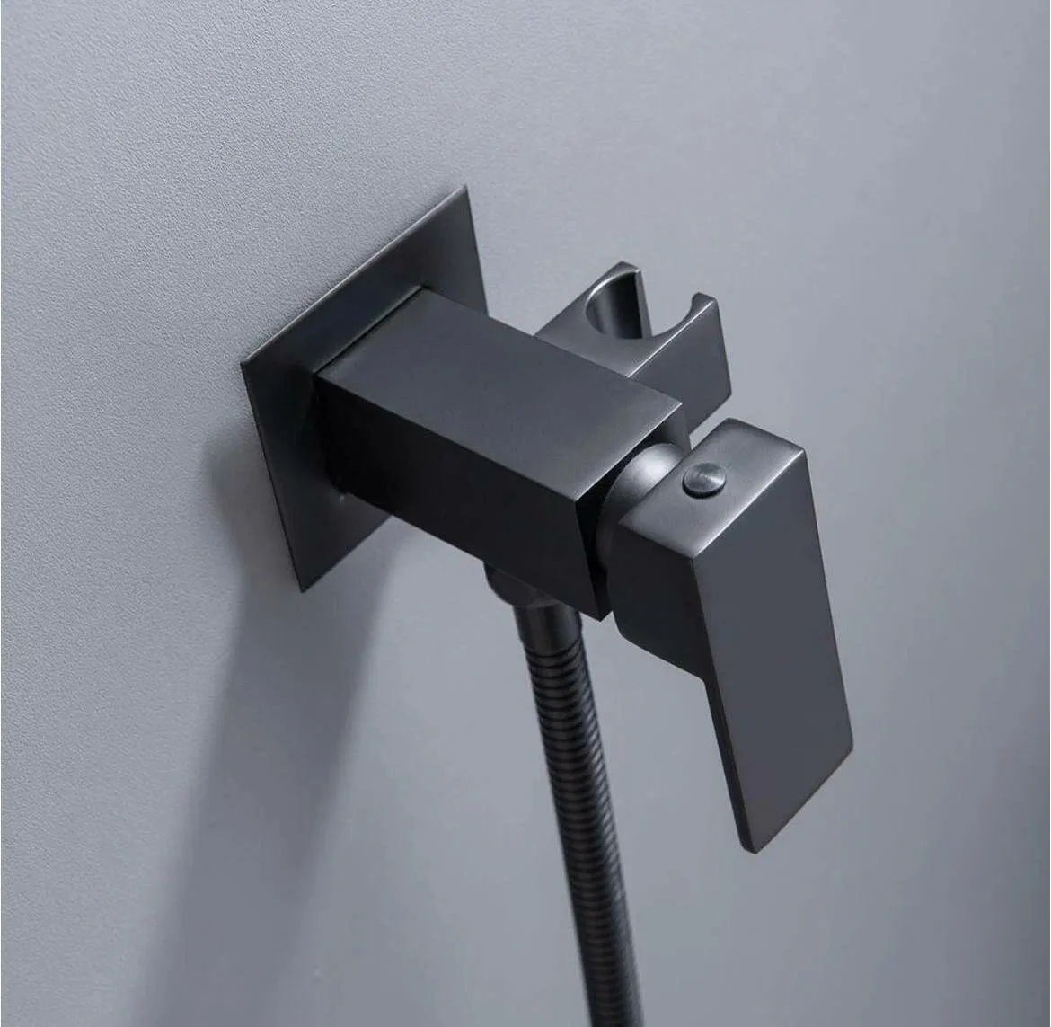 Однорычажный смеситель для регулировки температуры воды.