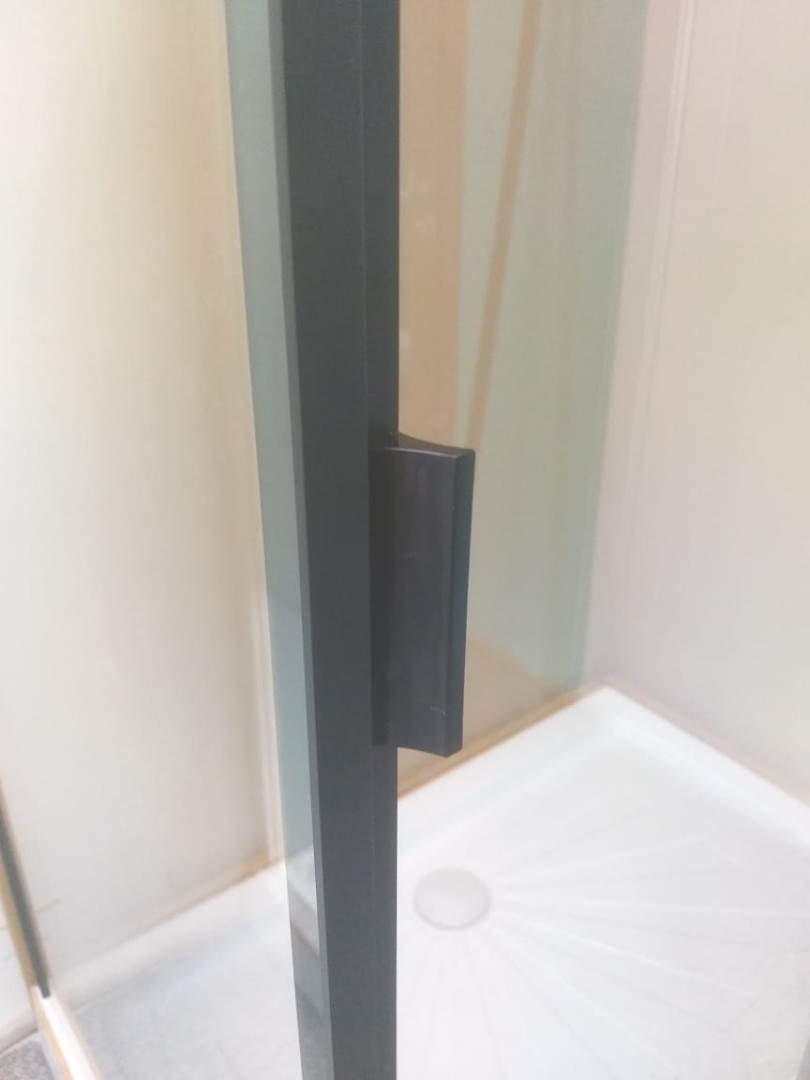 Душевое ограждение Cerutti SPA MARBELLA 120B R, 80х120 см, без поддона, в правый угол, черный профиль