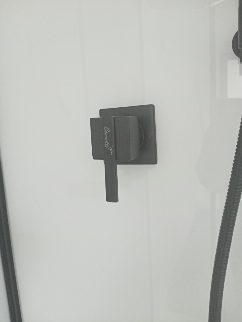 Душевая кабина Cerutti SPA KORRA90B тропический душ, угловая, черный профиль