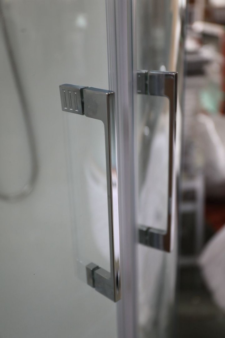 Душевая кабина Ceruttispa Vima101, тропический душ, закрытая, 100х100х215