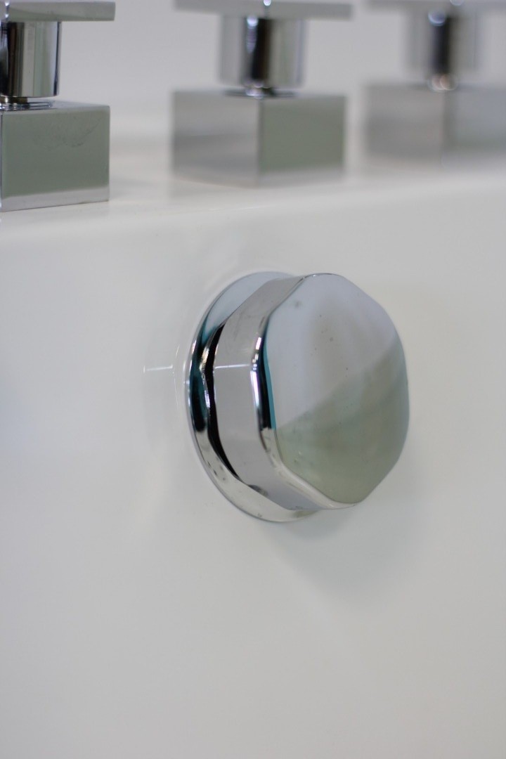 Гидромассажная ванна Ceruttispa C-454A двухместная 170х120 см, с  аэромассажем и цветной подсветкой